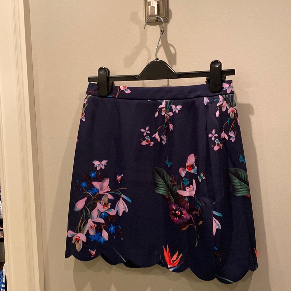 Cute Ted Baker size 2 skirt-perfect for spring!!